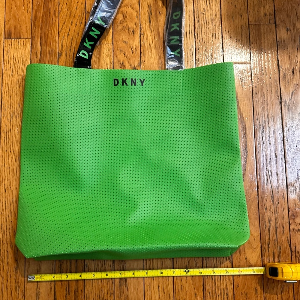DKNY Green Tote Bag - Picture 7 of 7